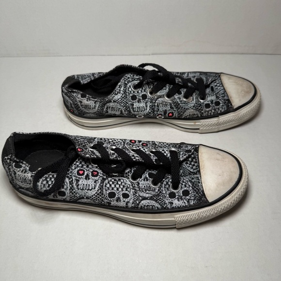 Converse Skull Sneakers 4 - Picture 4 of 7